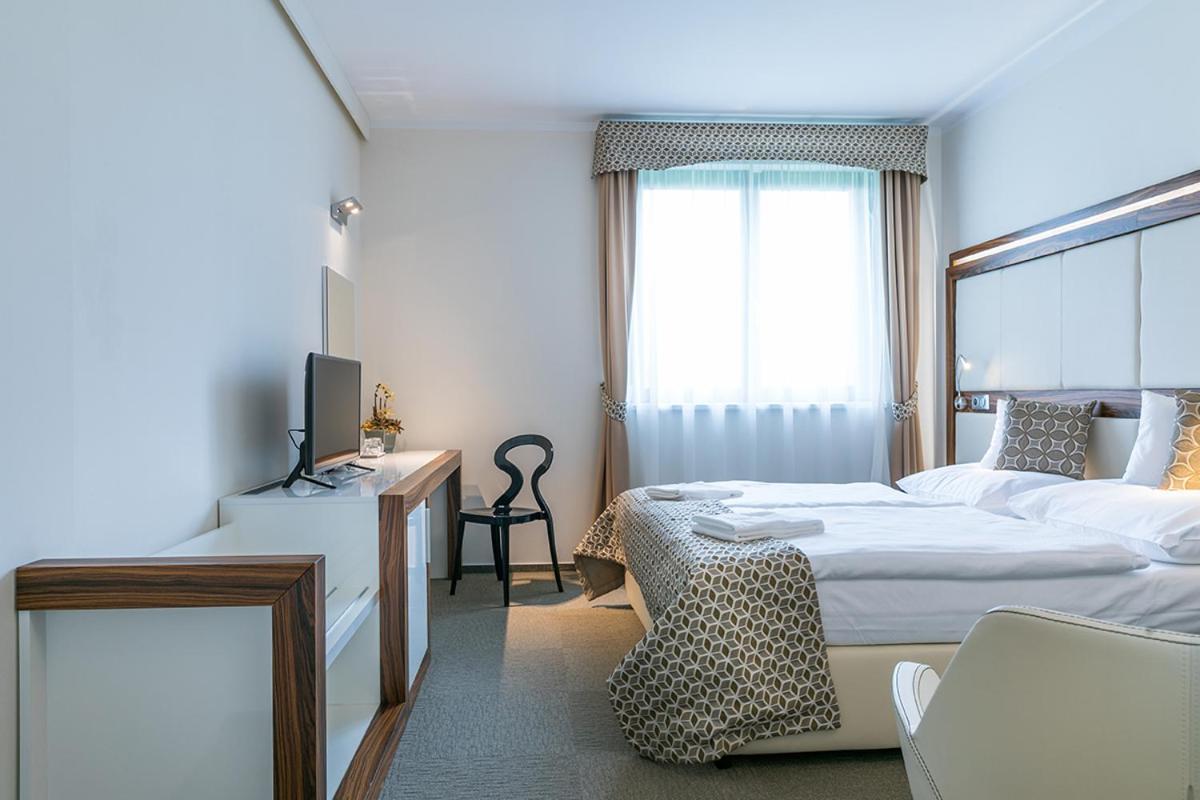 Zamecek Petrovice Hotel Petrovice u Karviné Eksteriør billede