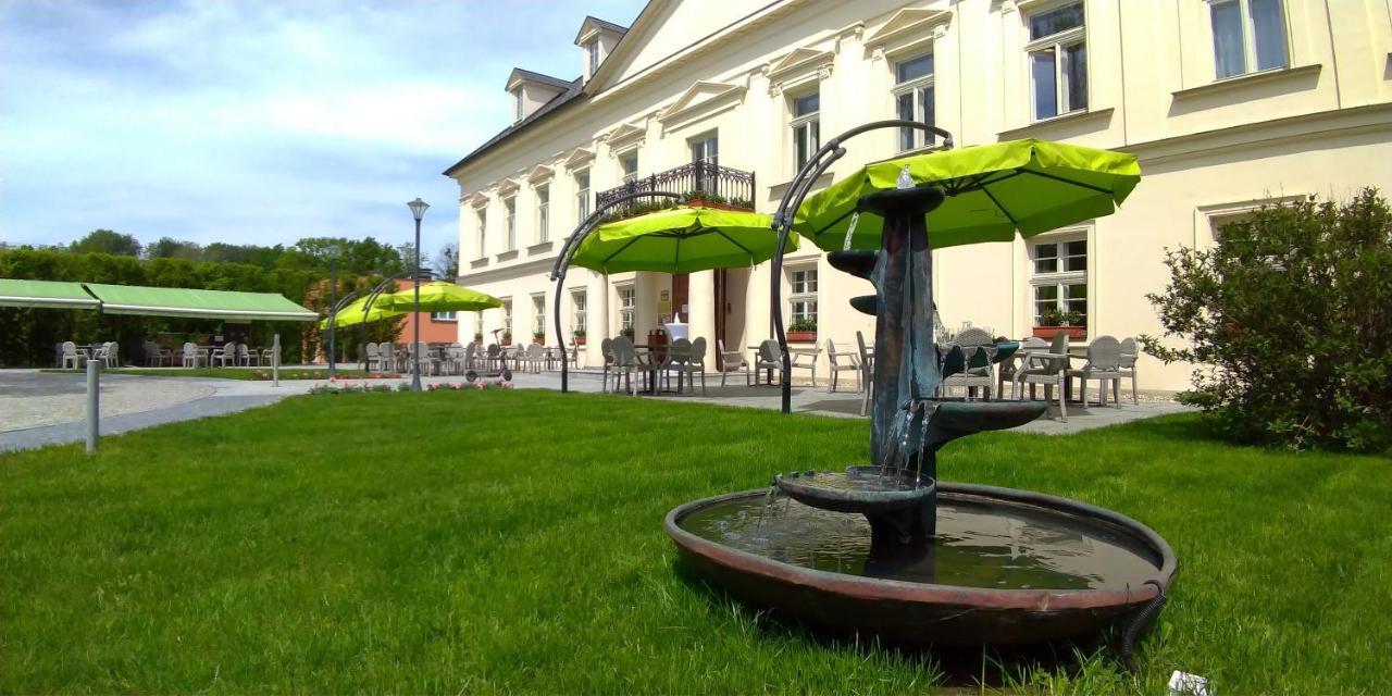 Zamecek Petrovice Hotel Petrovice u Karviné Eksteriør billede