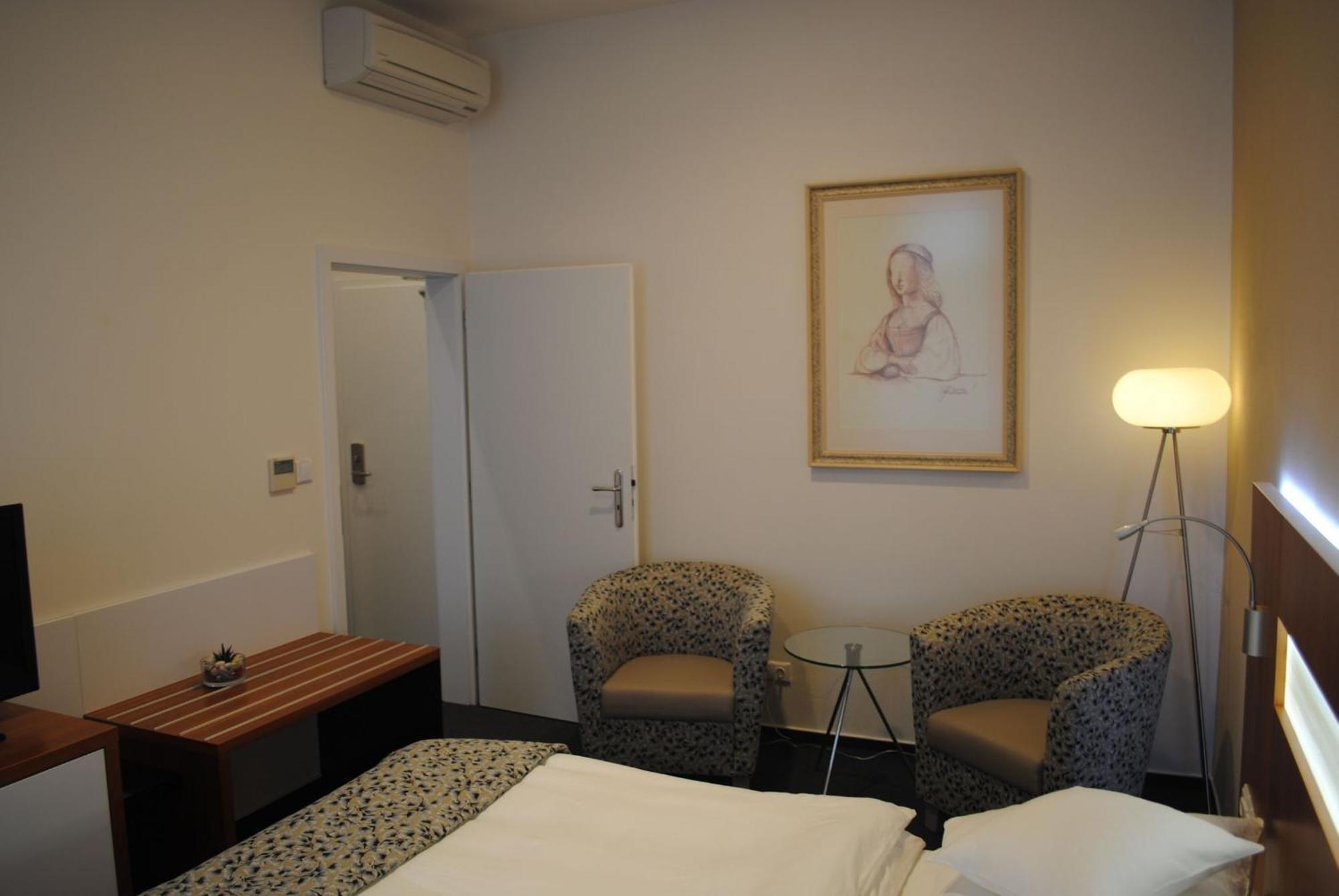 Zamecek Petrovice Hotel Petrovice u Karviné Værelse billede